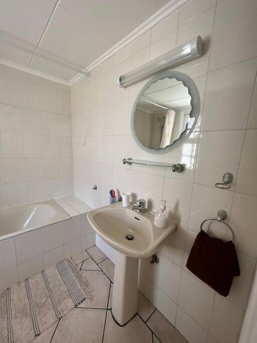 The Best Prime Location Lovely 1 Bedroom Apartment Paphos Luaran gambar