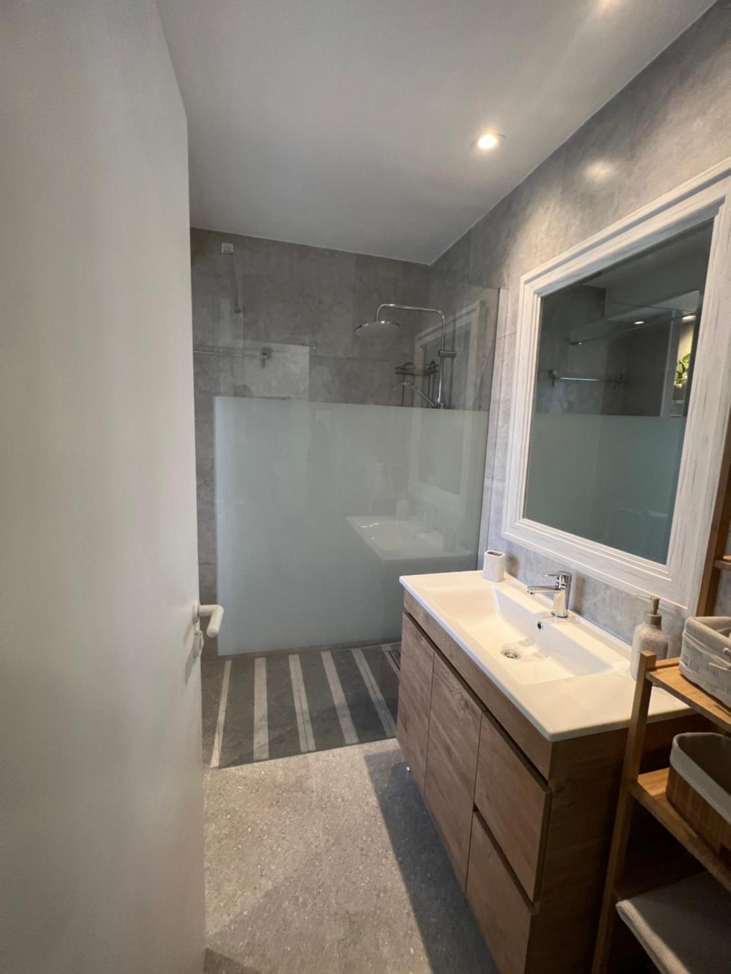 The Best Prime Location Lovely 1 Bedroom Apartment Paphos Luaran gambar
